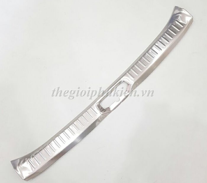 Ốp chống trầy cốp inox toyota innova 2017-2019 – bên trong