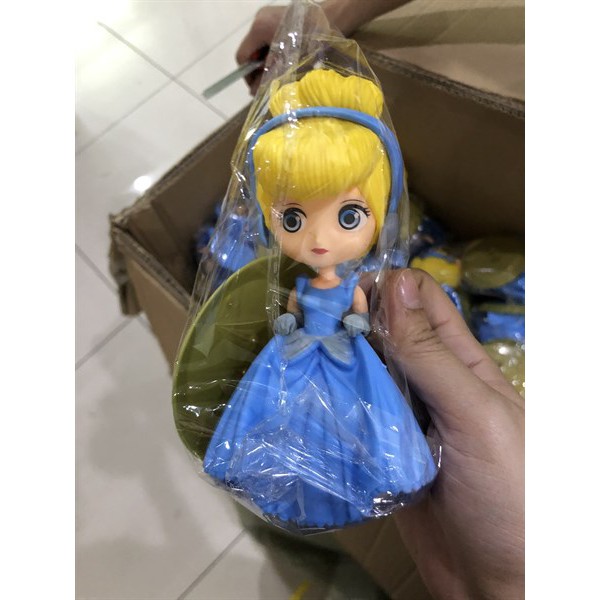 Trang trí bánh hình công chúa lọ lem nhựa nhẹ