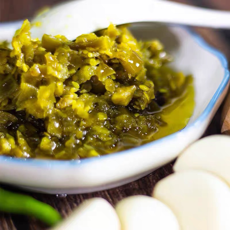 Sa tế ớt xanh chưng dầu thịt bò 260g青椒牛肉