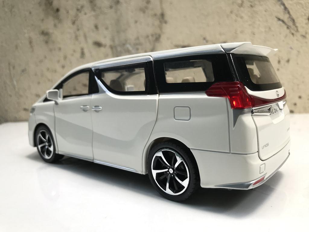 [HCM]ĐỒ CHƠI xe Mô hình LEXUS LM300h 2020 1:24