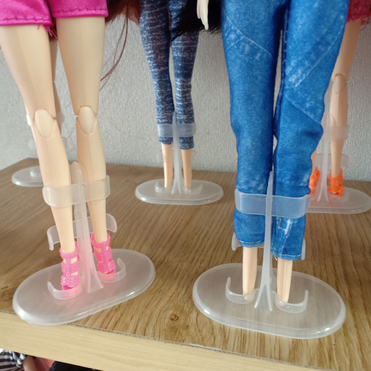 Giá đỡ cho búp bê barbie ,búp bê ken 30cm
