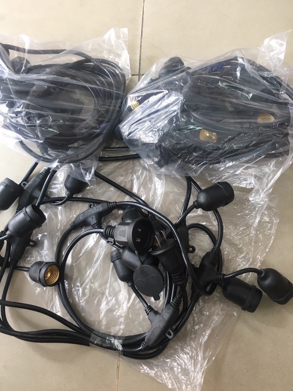 BỘ ĐÈN DÂY THẢ NGOÀI TRỜI 5M 10 ĐUÔI (Chưa gồm bóng)