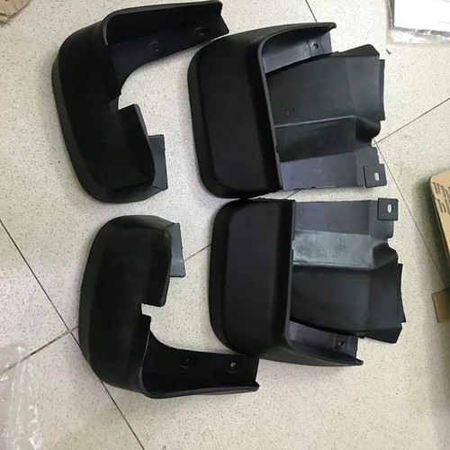 Bộ 4 miếng chắn bùn theo xe honda civic 2006-2011 nhựa đen dẻo hàng cao cấp kèm ốc vít