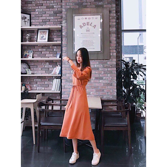 Đầm cam tay dài cổ điển