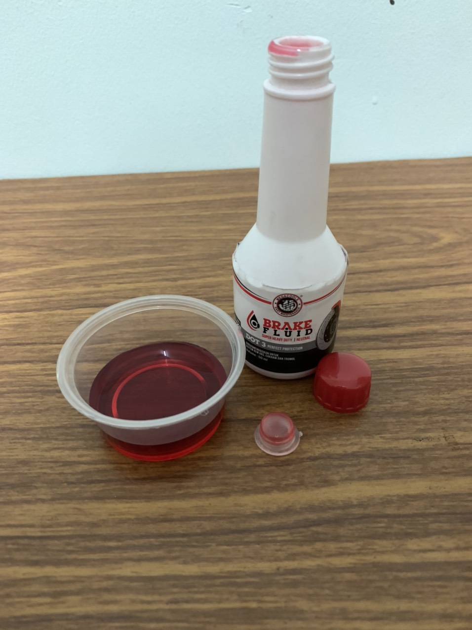 Dầu thắng DOT3 màu đỏ Megacools Brake Fluid DOT 3