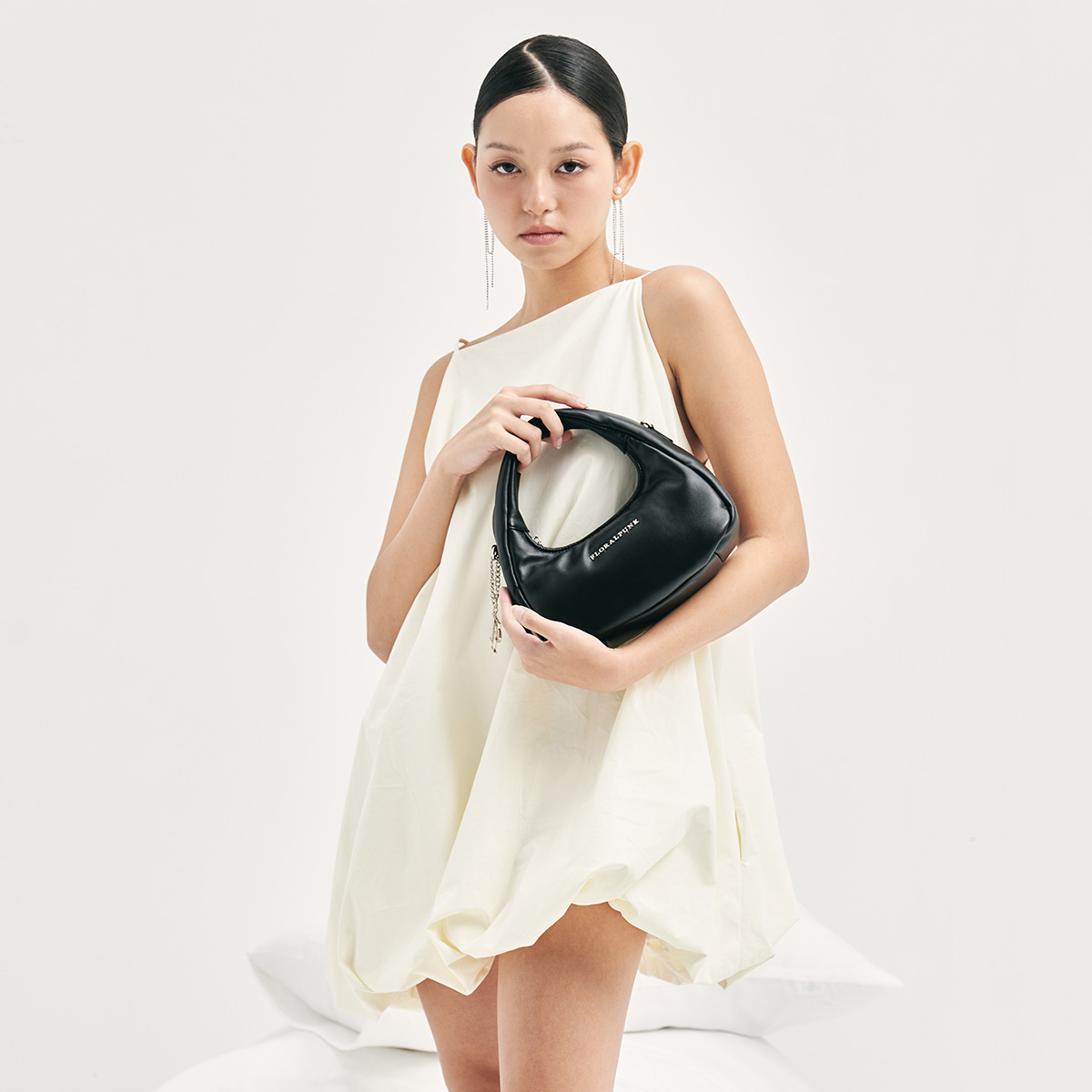 Túi xách Floralpunk Buffy Hobo Bag Black