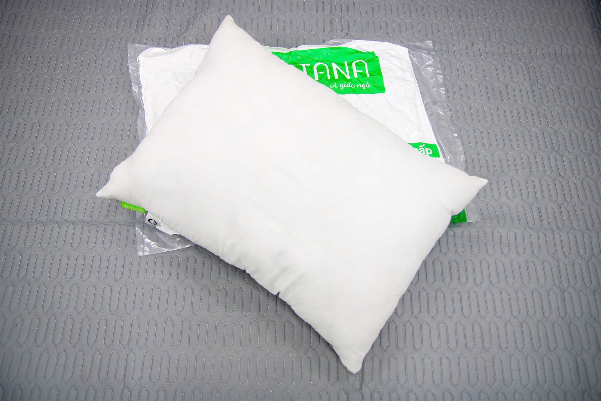Gối Nằm Gòn TATANA Cao Cấp 50X70cm- Hút Chân Không, Bông Gòn Trắng Cao Cấp, Không Xẹp Lõi, Có Thể Giặt Bằng Máy