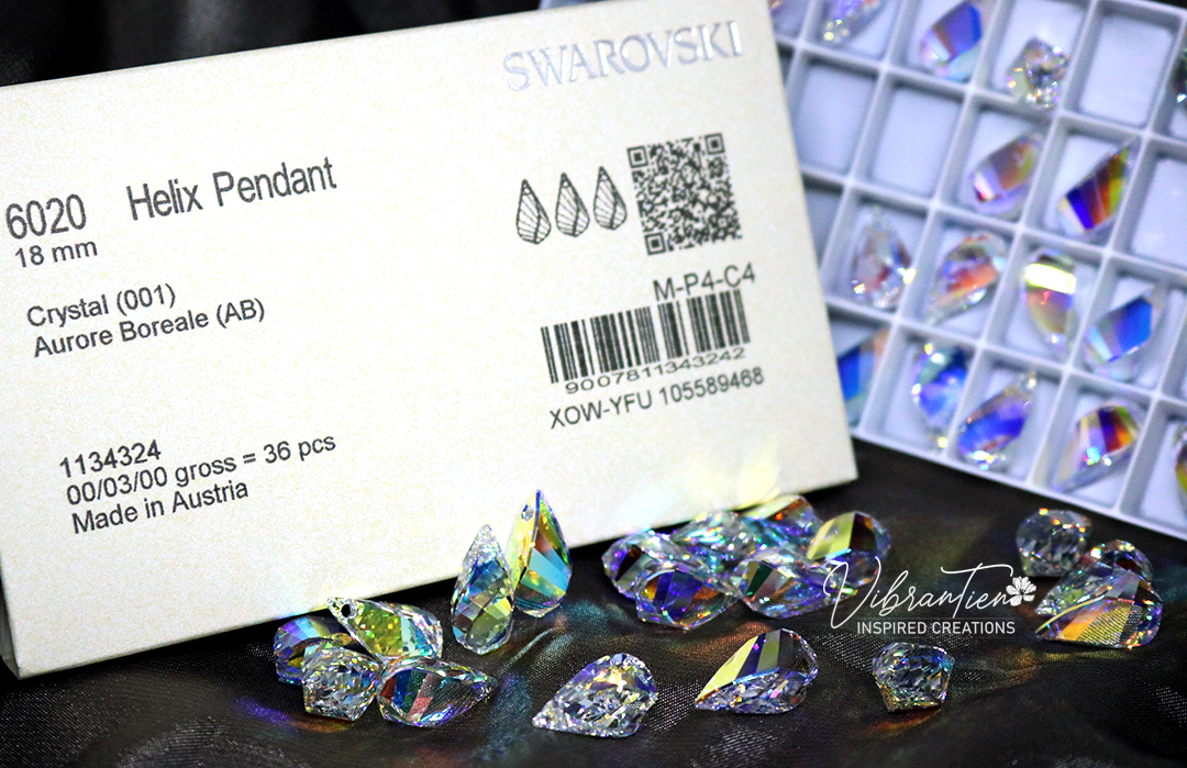 [Pha lê Swarovski Vibrantien] Mặt dây chuyền Helix 18 ly