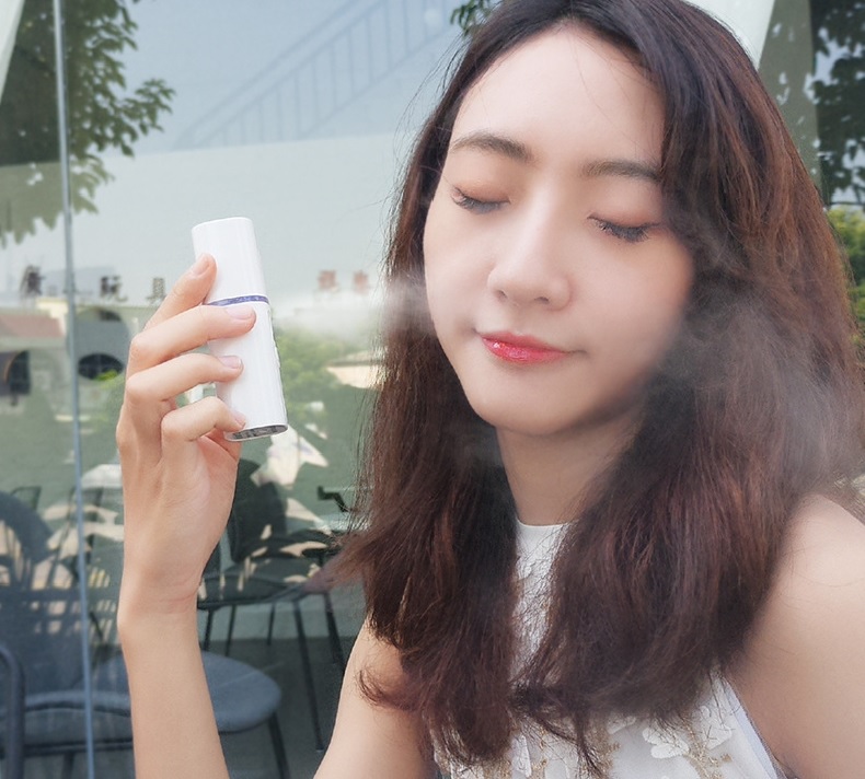 Máy xông mặt phun sương nano cầm tay mini