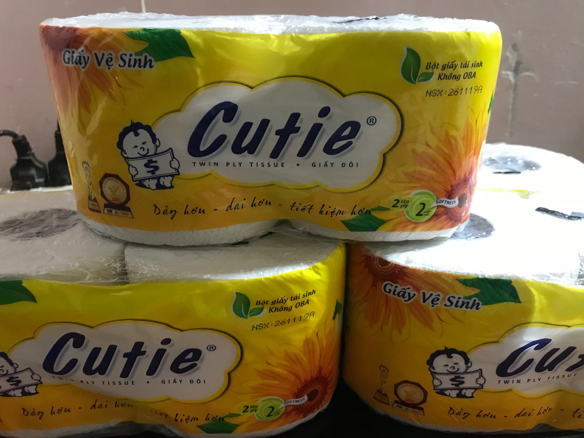 [HCM]Giấy vệ sinh Cutie (700gr/1 bịch)
