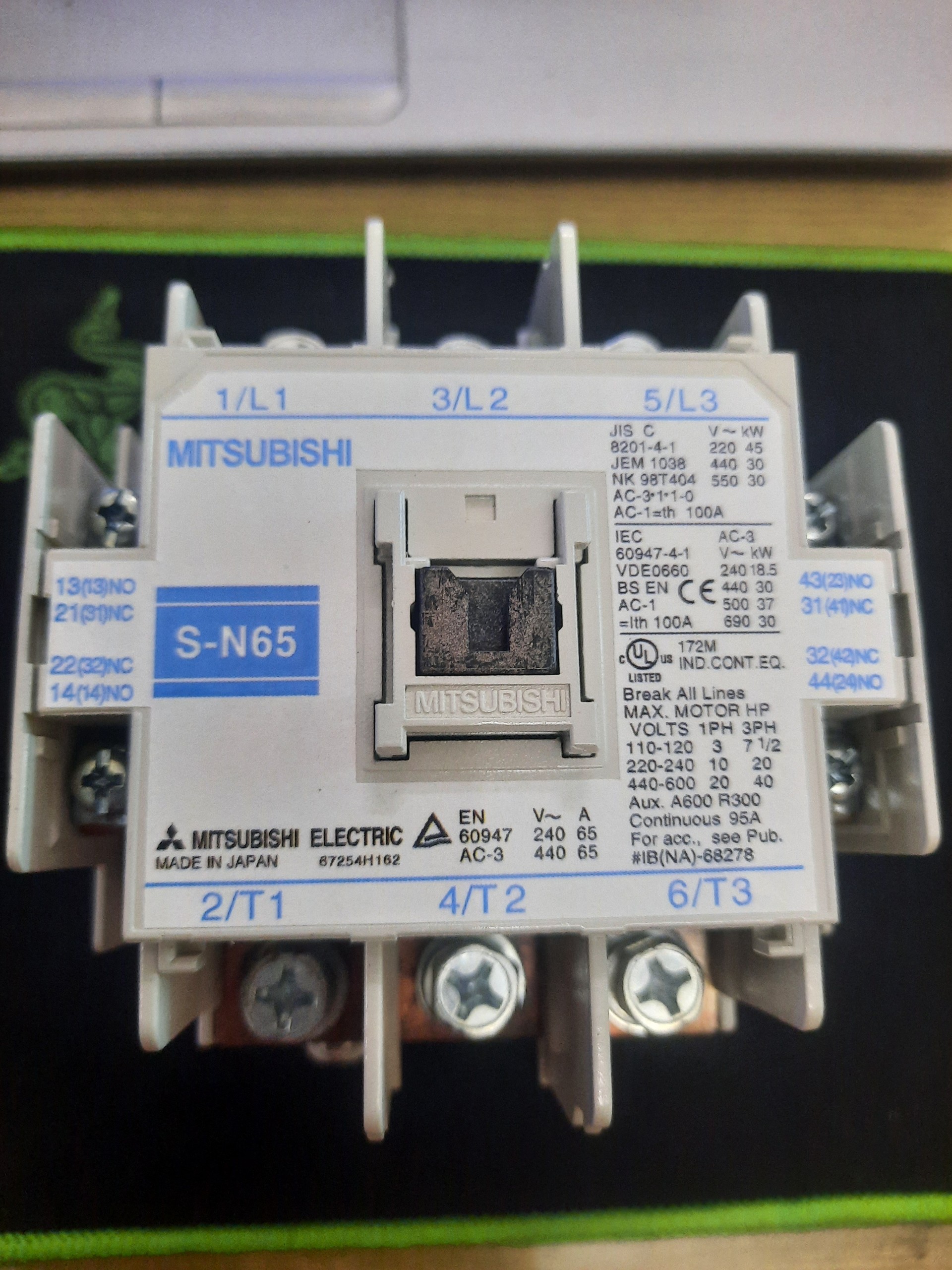 KHỞI ĐỘNG TỪ MITSIBISHI Fuji 65A