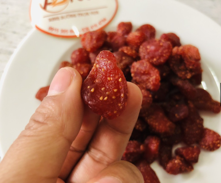 500g quả dâu tây Đà Lạt sấy dẻo