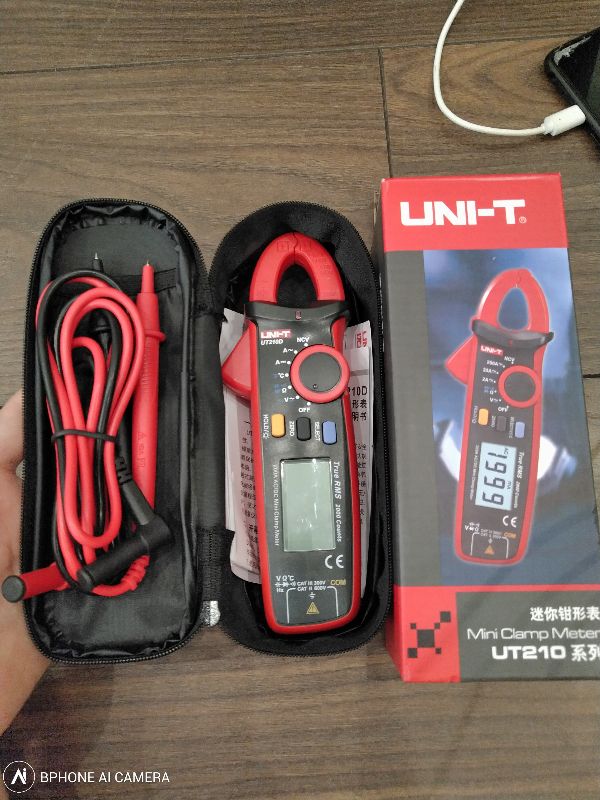Đồng hồ kẹp dòng UNT 210D Zin