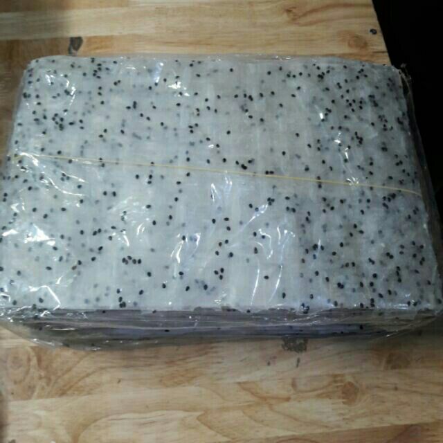 Bánh tráng mè đen Chợ Lầu Bắc Bình