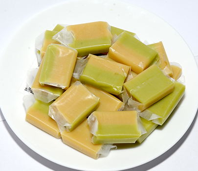 Kẹo dừa lá dứa sầu riêng hiệu Thanh Long (300g)