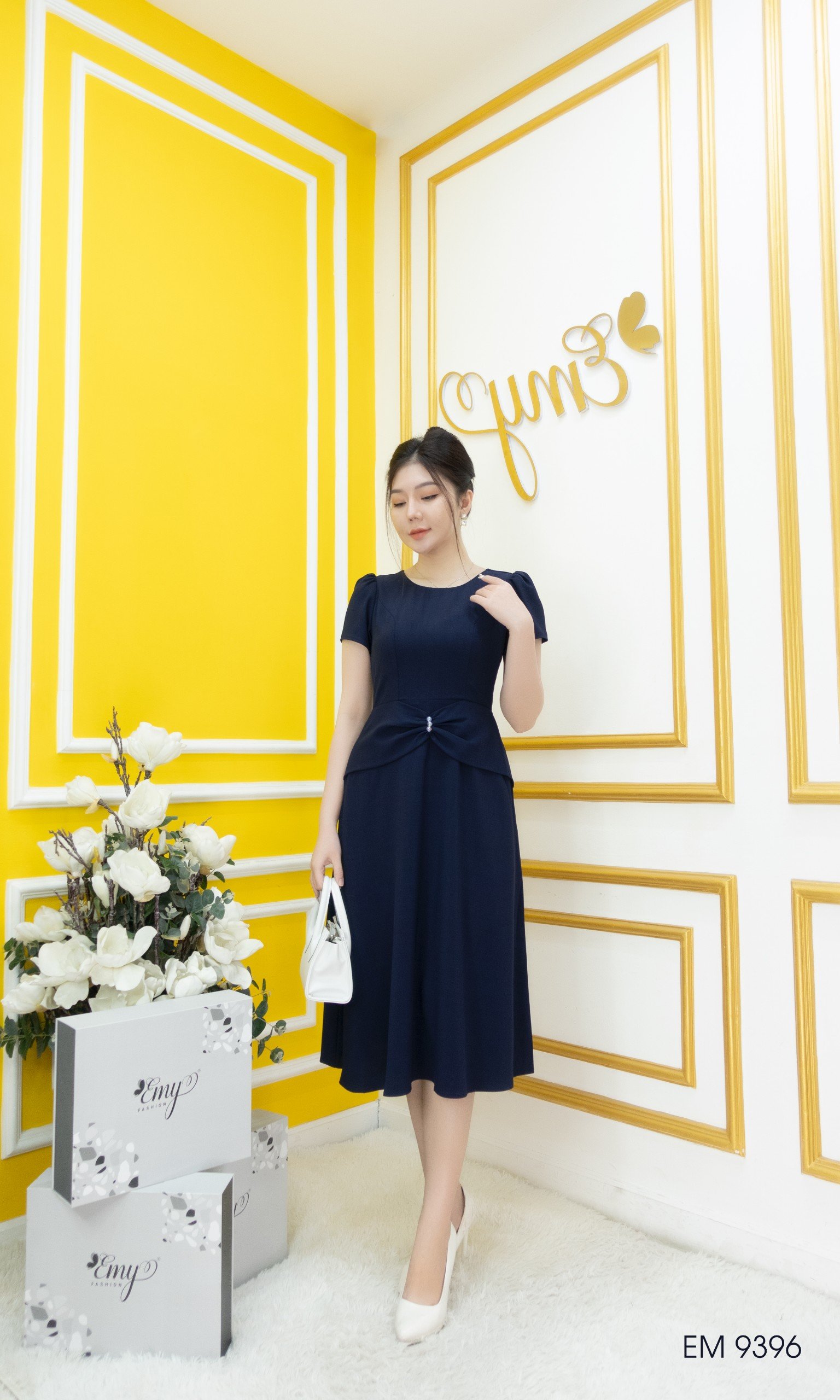 Đầm EMY EM9396 Xoè Xanh Đen Nơ Eo