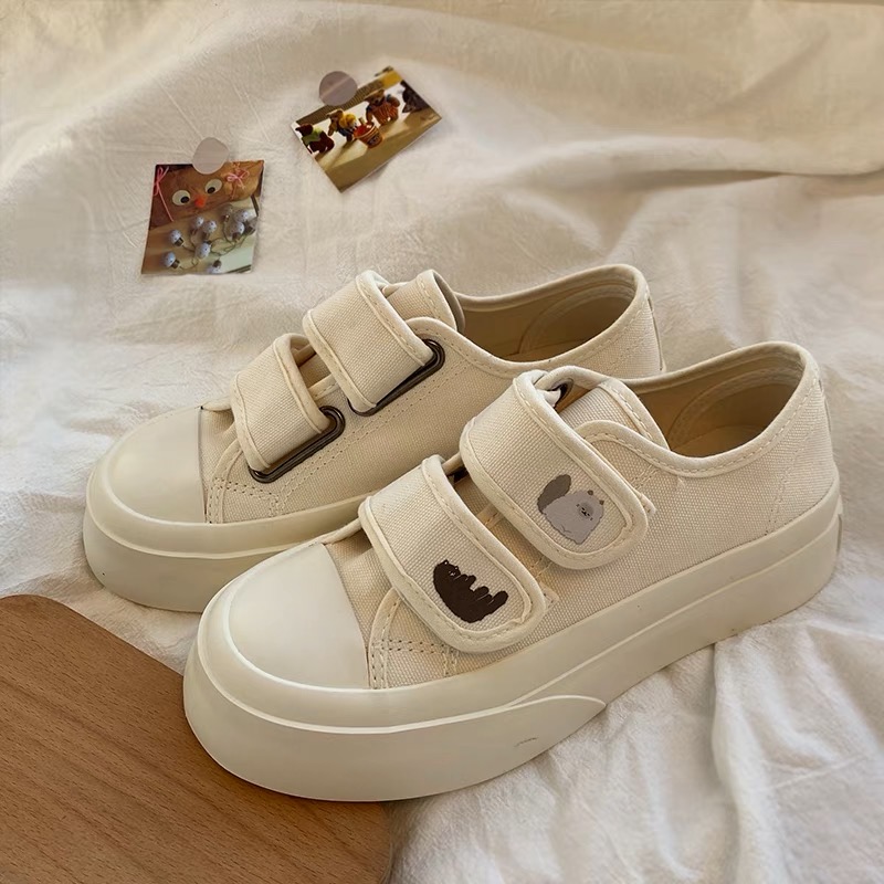 Giày lười slipon quai dán hình voi con