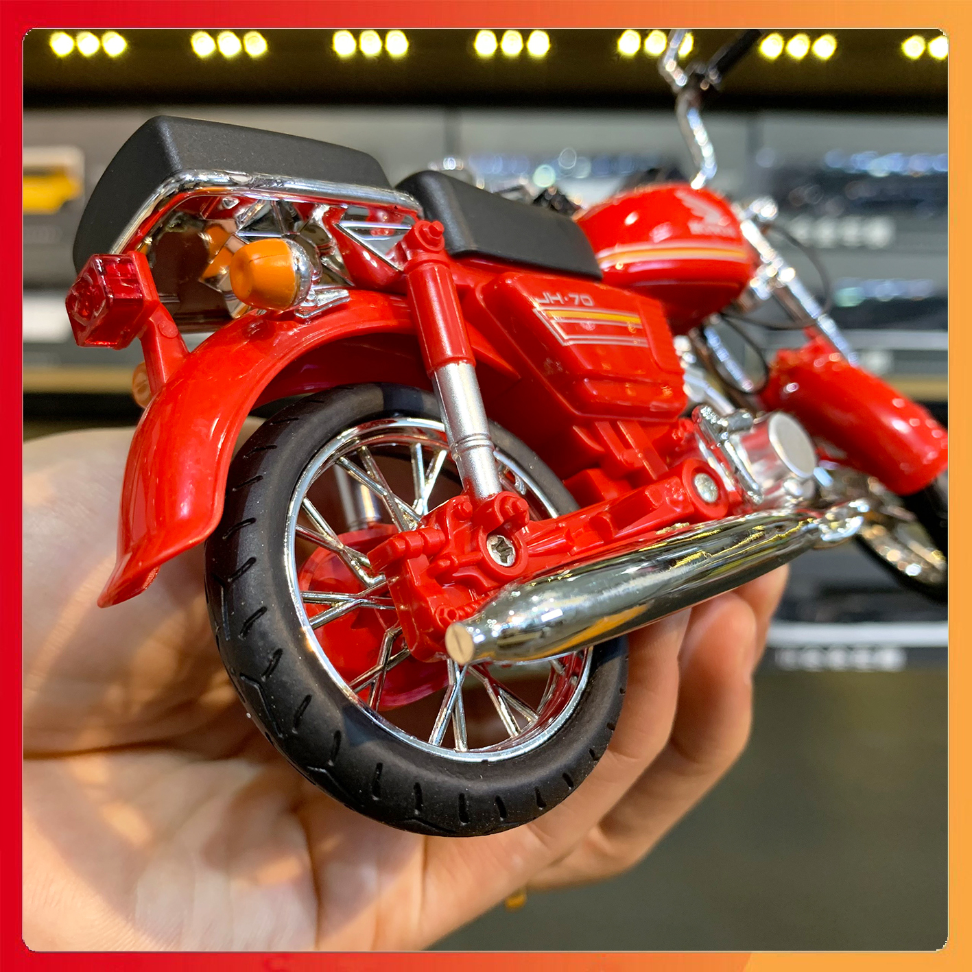 Mô hình xe máy Honda JH70 tỉ lệ 1:10 Hua Yi
