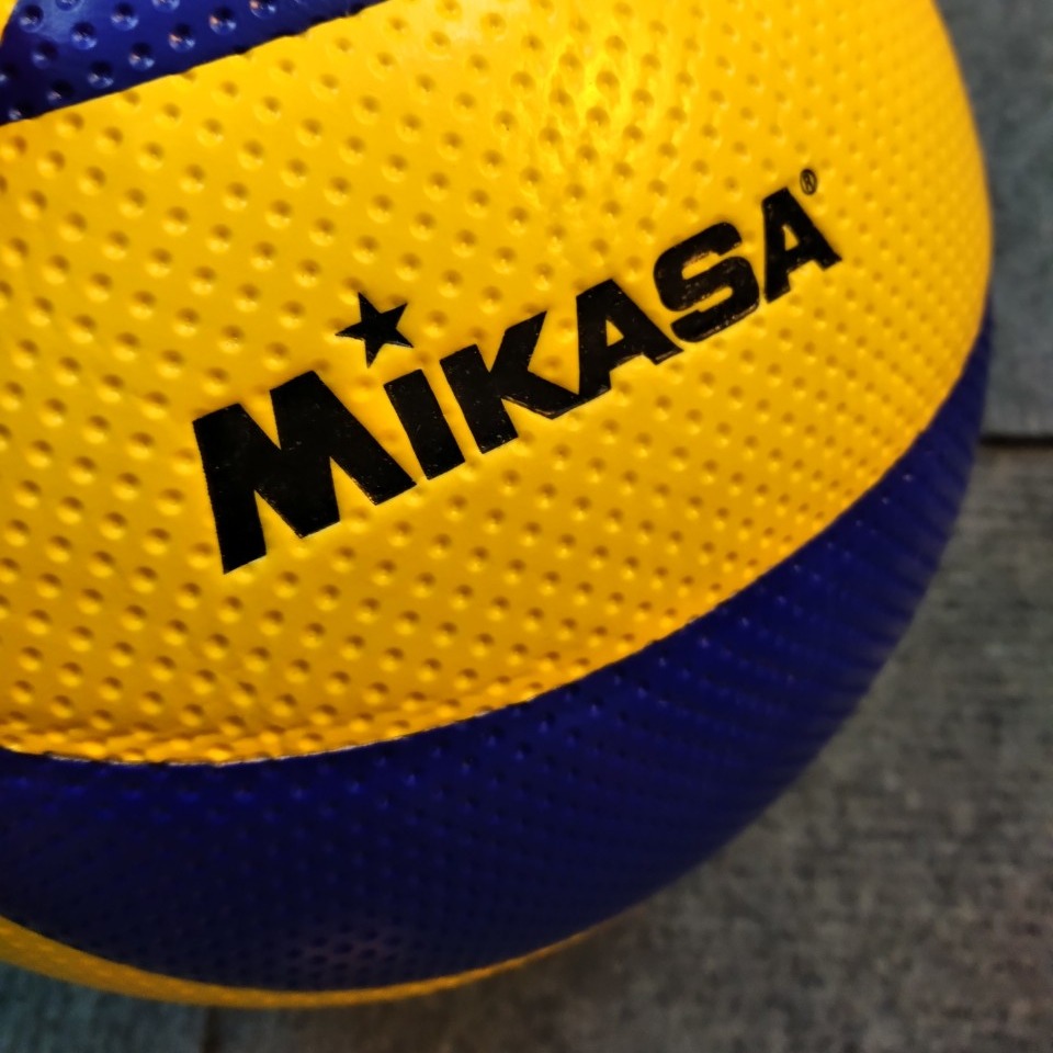 banh bóng chuyền Mikasa size 5