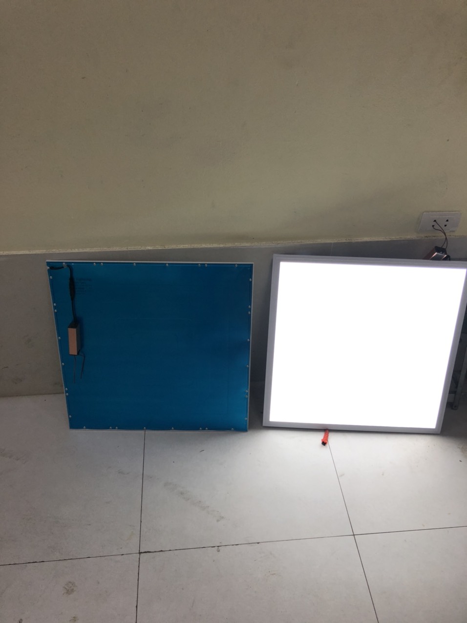 Đèn LED panel 600×600 mm MỎNG loại tốt, Bảo hành 2 năm