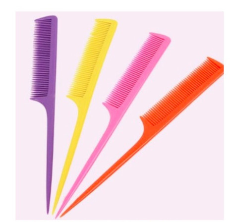 Lược mini chải đầu đuôi nhọn (Shop giao màu ngẫu nhiên)