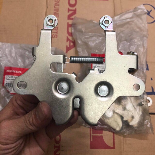 Khoá yên sau xe lead 110/scr hãng