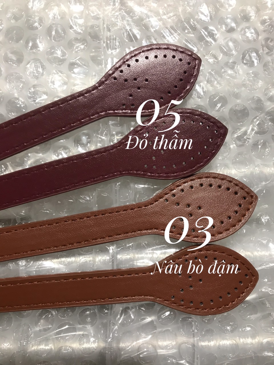 Quai xách đục lỗ hình lá