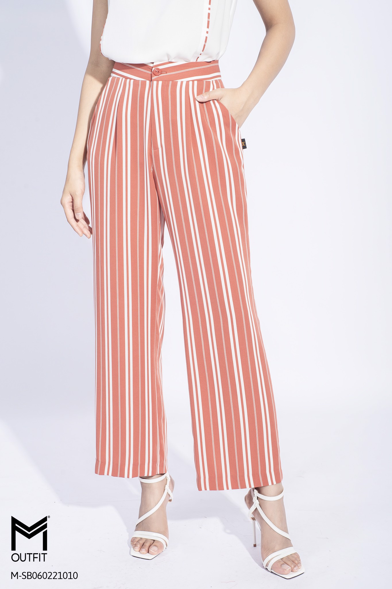 Set bộ. Áo sát nách cổ V, quần dài - mmoutfit