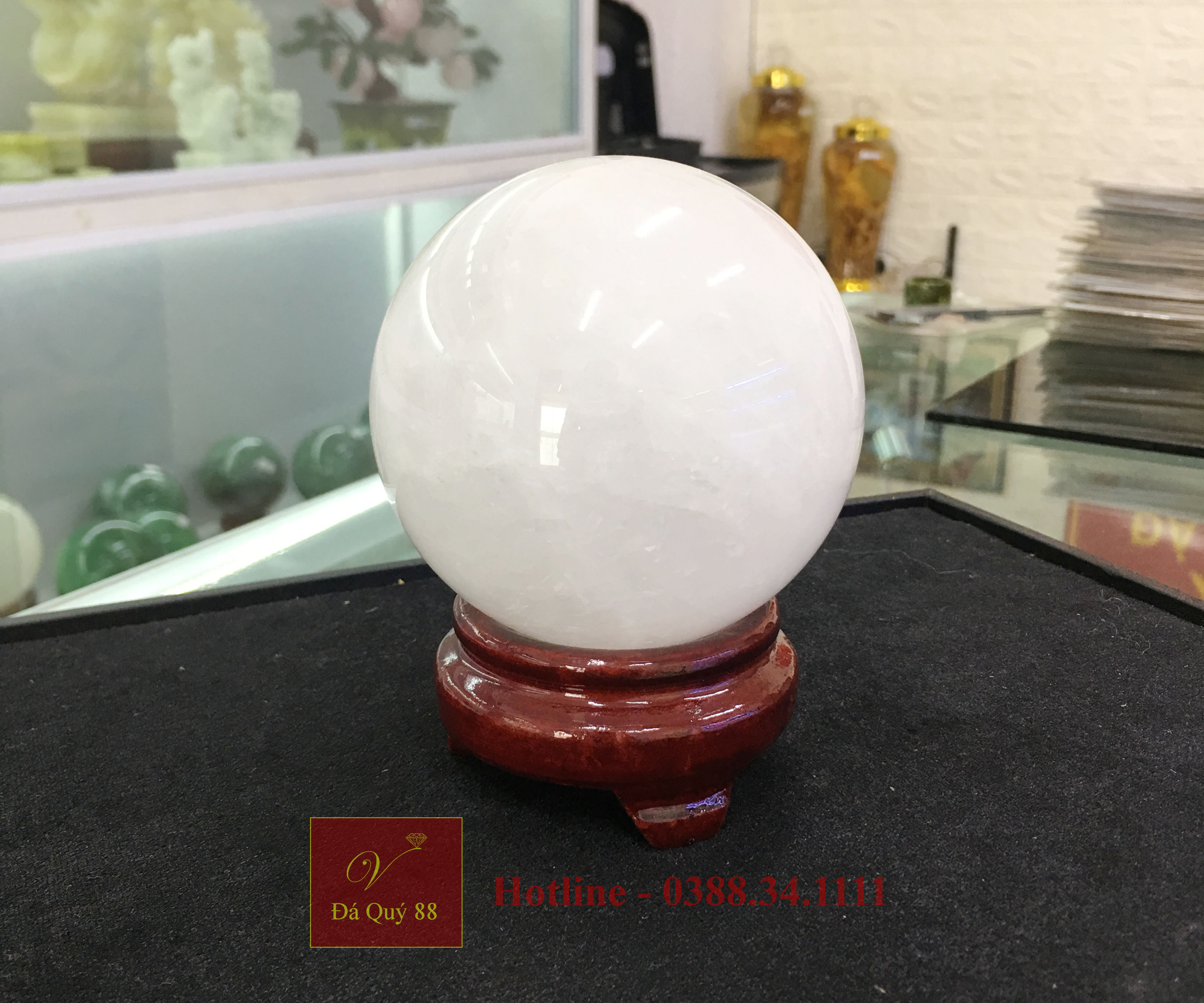 Quả Cầu Phong Thủy Đá Thạch Anh Trắng Tự Nhiên Loại Đẹp Đường Kính 8,6cm