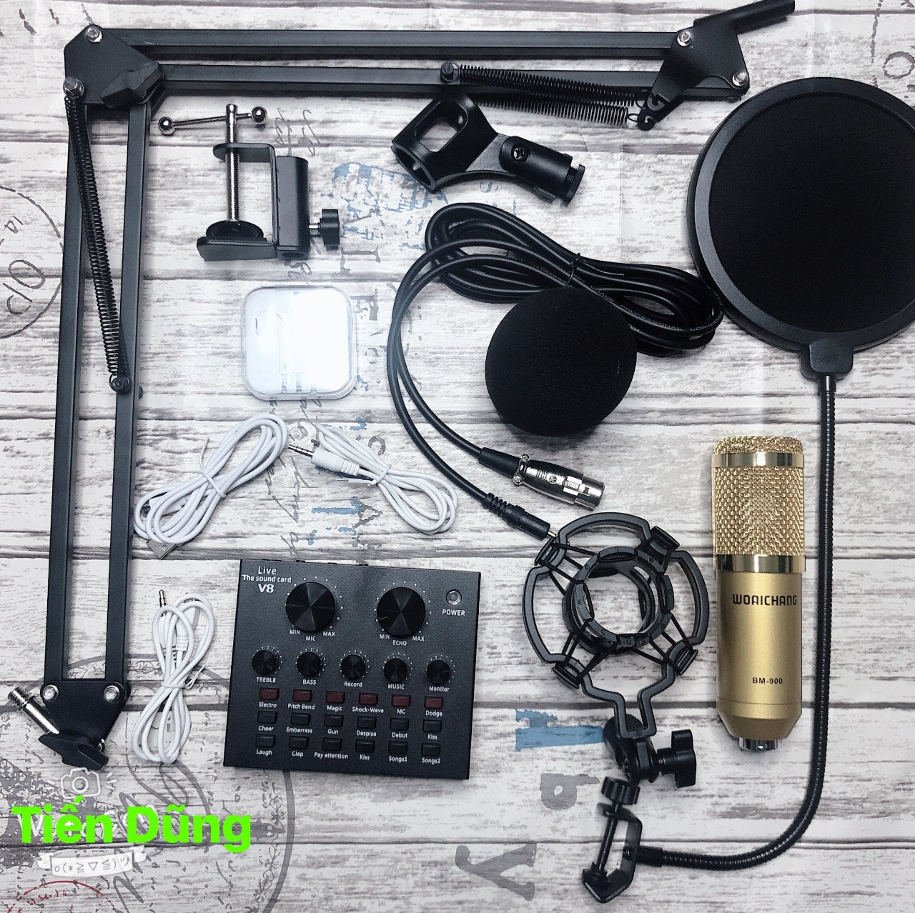 Bộ mic thu âm bm900 và Sound card v8 bản tiếng anh chân màng tặng tai nghe - Combo livestream v8 có auto-tune
