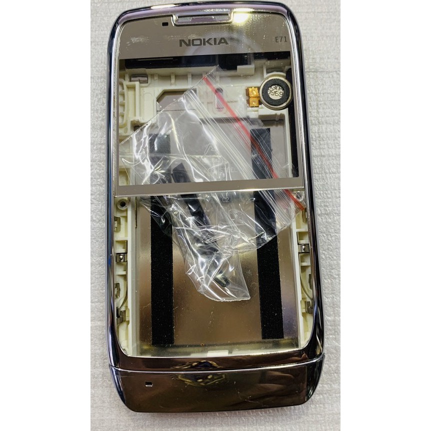 Vỏ điện thoại nokia nhiều đời e71, e75, e66 , 3250 , n82 , e65.không bàn phím