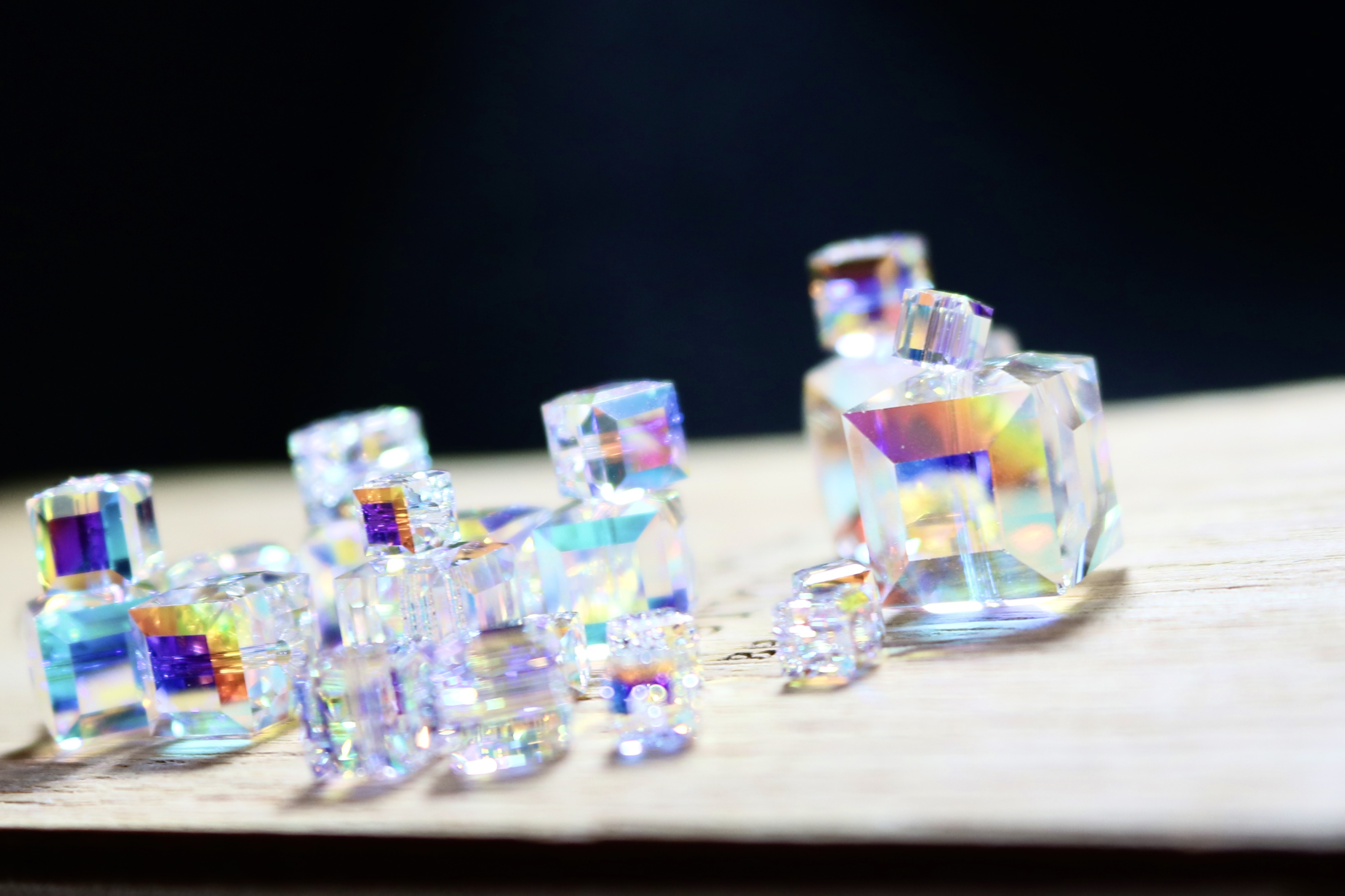 Pha lê Swarovski vuông 4mm/6mm/8mm (1viên)