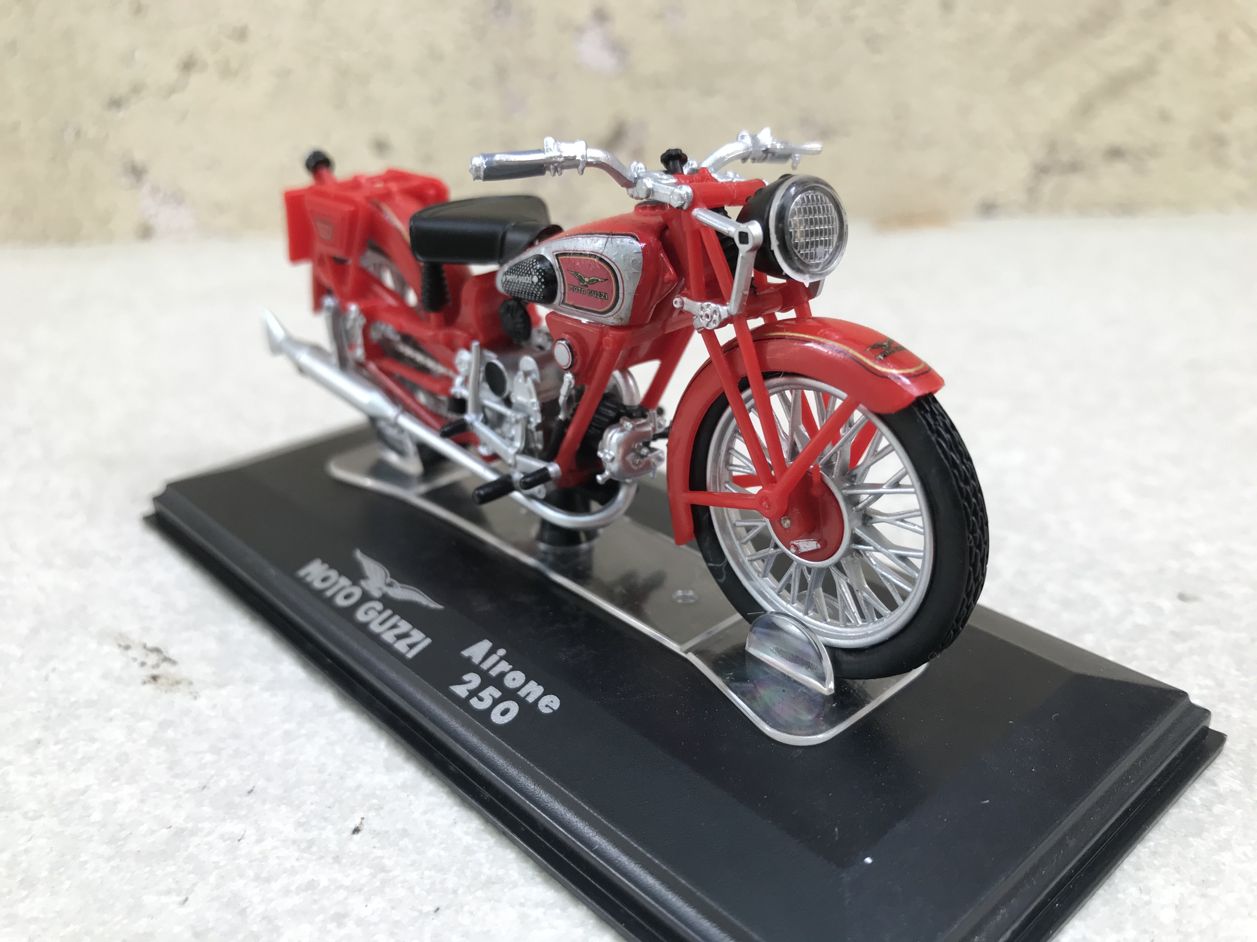 Mô hình xe mô tô cổ GUZZI - 1:22