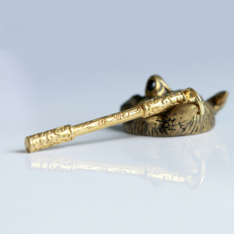 Tượng đồng thau hình cây gậy như ý tề thiên - kích thước 0.5 x 6cm