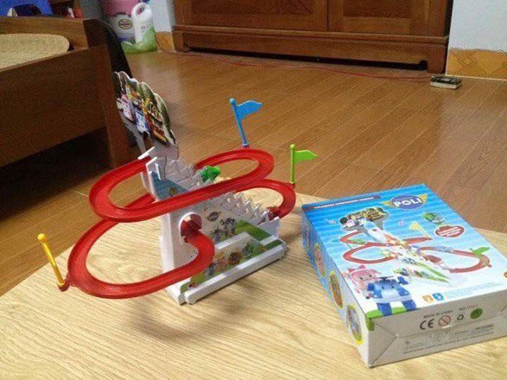 Bộ đồ chơi đường đua ô tô leo cầu trượt cho bé