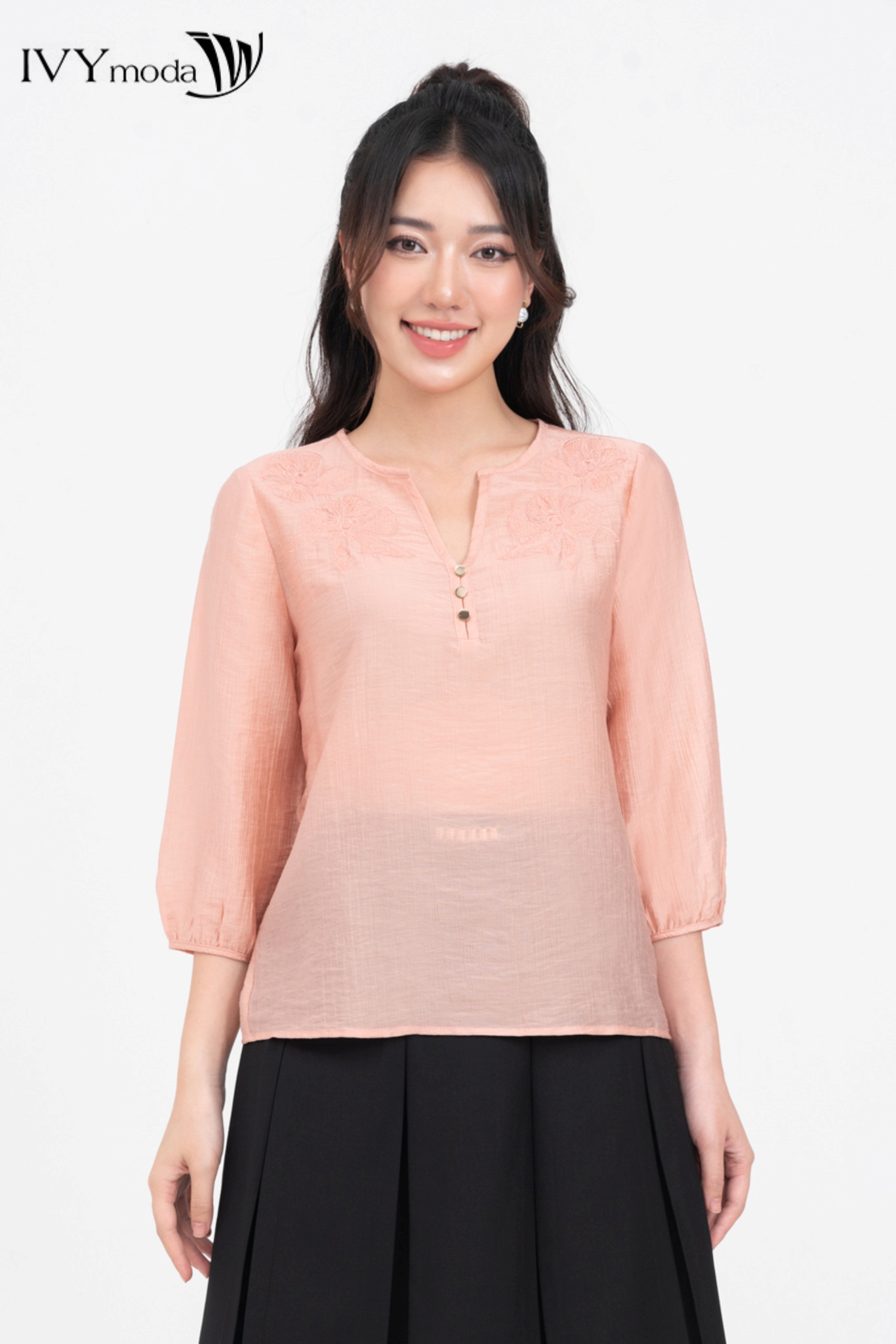 Áo kiểu cổ V phối khuy IVY moda MS 17M8246