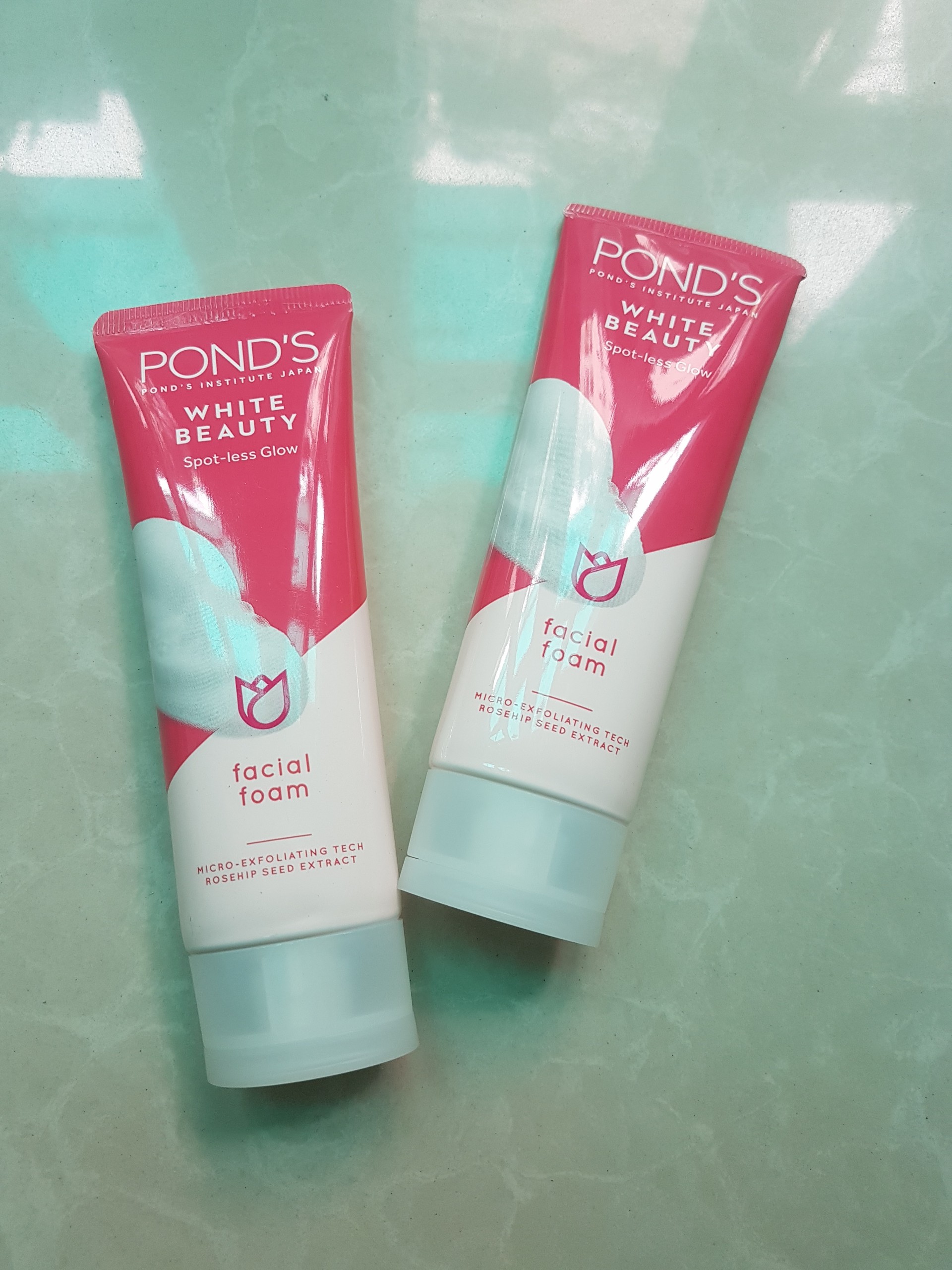Sữa rửa mặt làm sáng da pond's white beauty