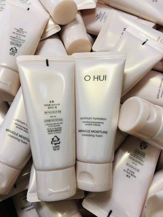 Sữa rửa mặt Ohui Miracle Moisture CLEANSING FOAM