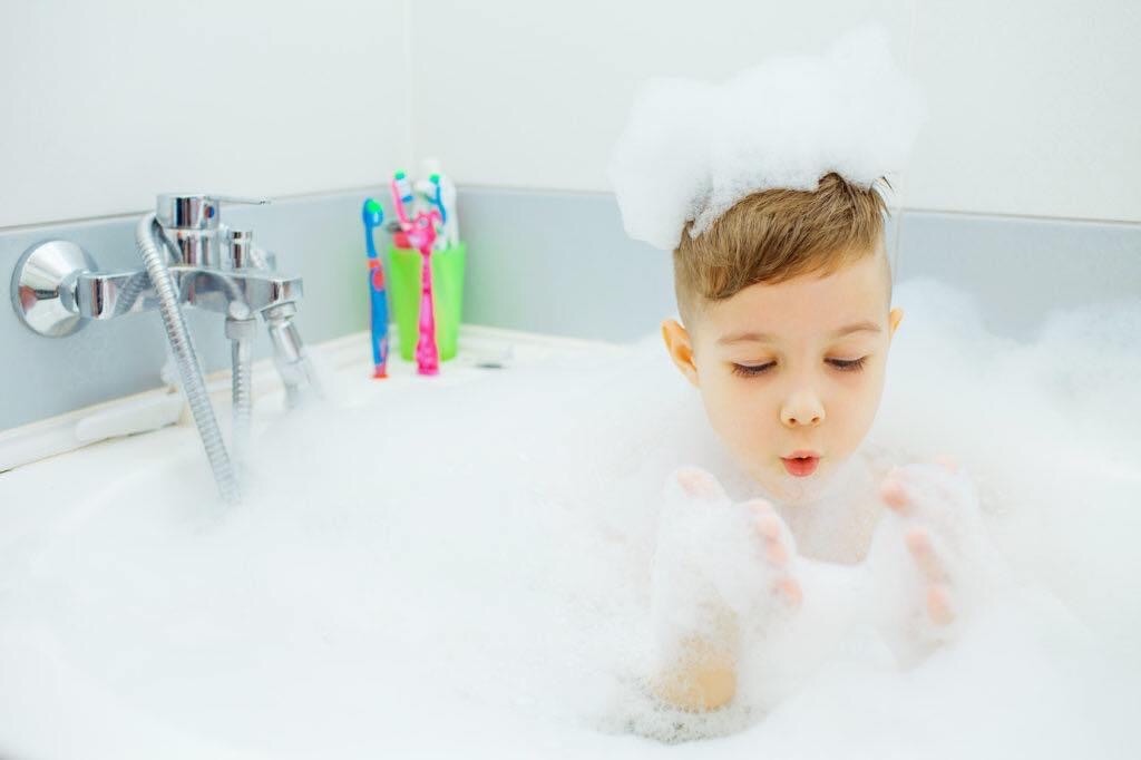 [HCM]Tắm bồn tạo bọt cho bé Kneipp Monster