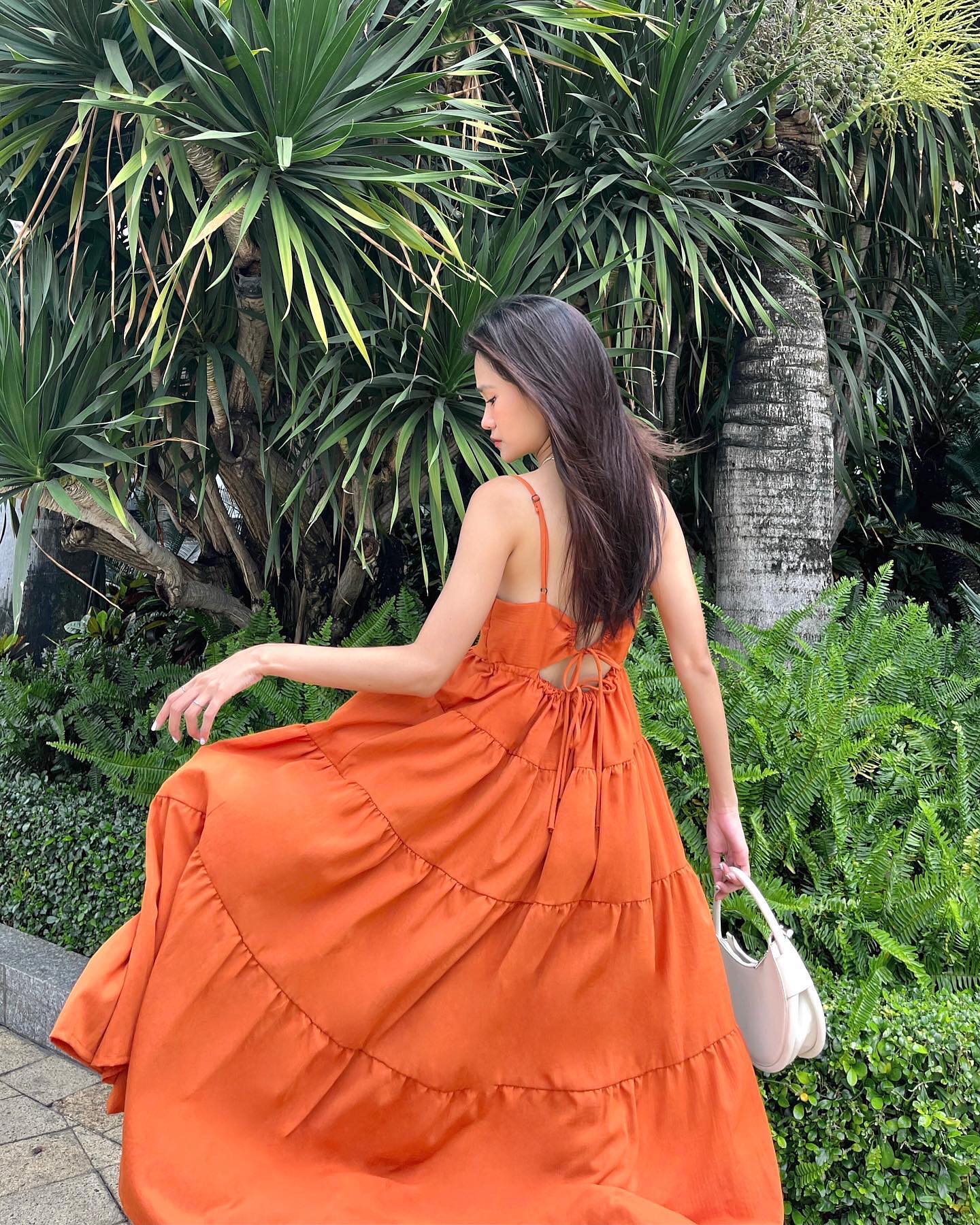 [Nhập mã LAZFASHION34-giảm 15% tối đa 99k/600k]SAP-Đầm dài 2 dây hở lưng nữ tính volca