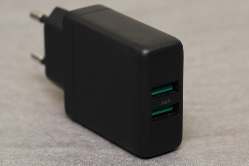 Adapter sạc USB 12W Dual AUKEY PA-U50