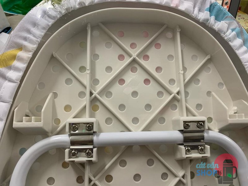 Cầu là quần áo , bàn để ủi đồ Lock&Lock ETM524
