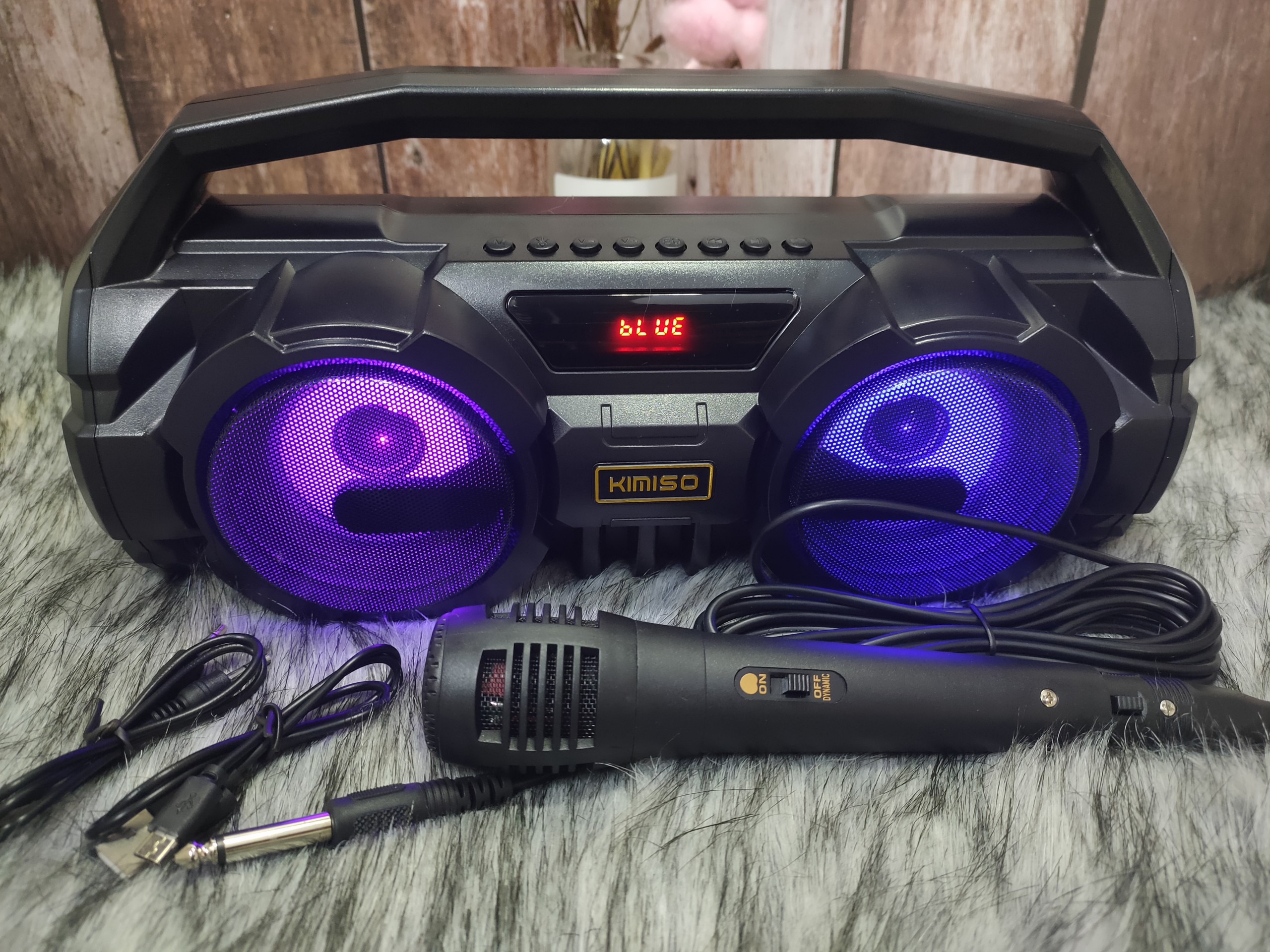 Km-s1 e818 Bluetooth karaoke speaker direct plug wired microphone karaoke speaker LED lamp strobe strong bass battery nice design 5D surround sound
