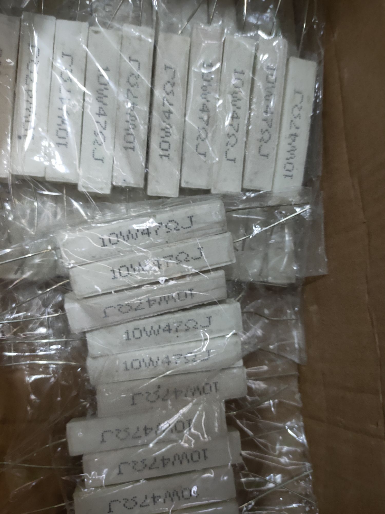 10 điện trở sứ 47om10w