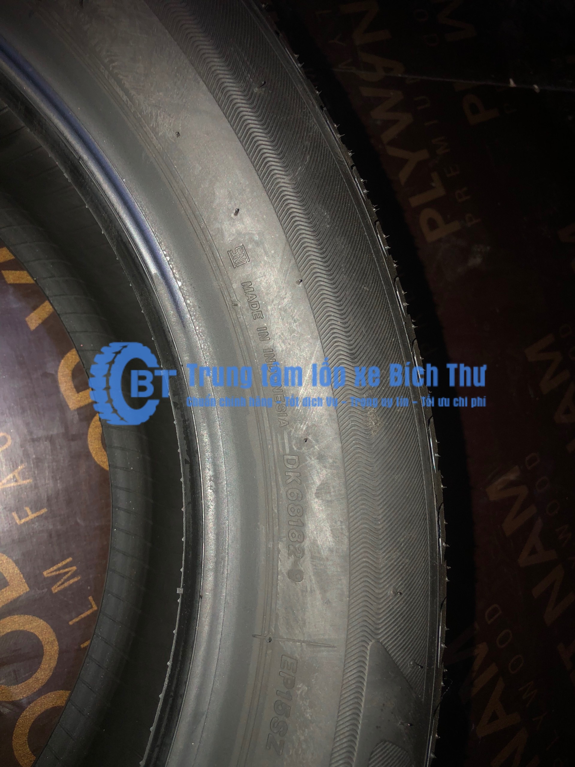 Lốp Bridgestone 205/55R16 EP150