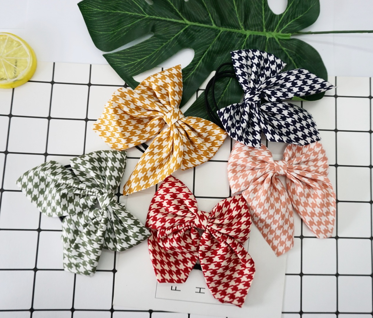 CỘT TÓC NƠ CARO XINH XẮN 030402