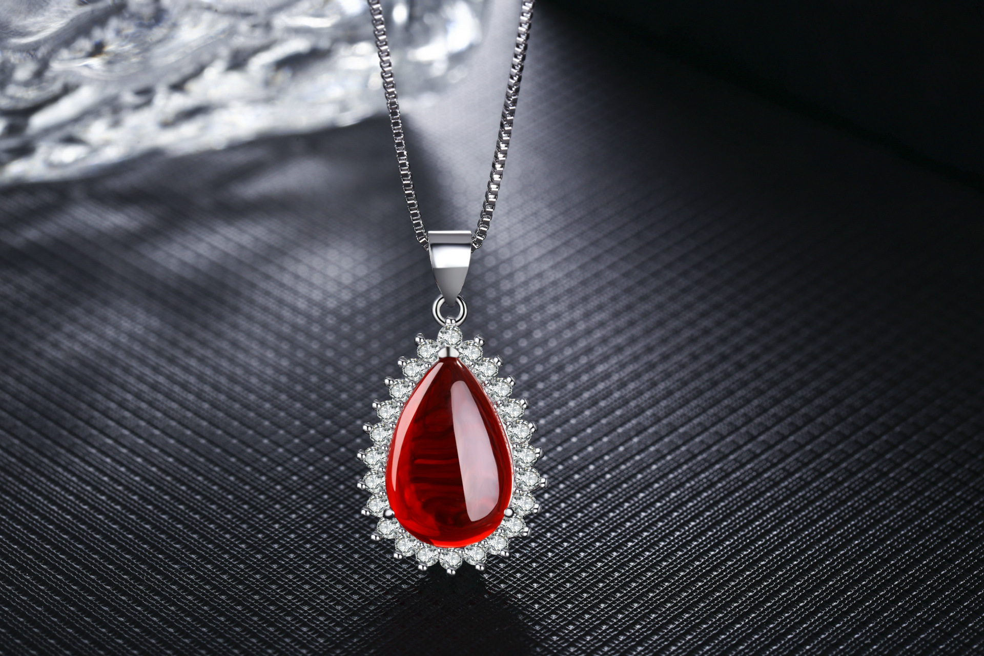 Dây chuyền mặt đá Ruby tổng hợp, thiết kế châu âu,