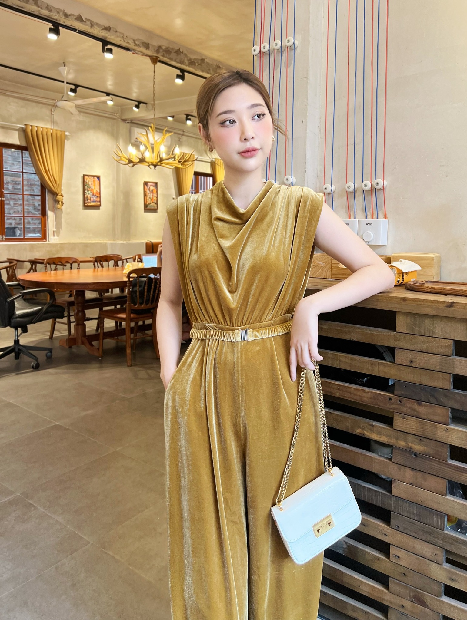 D.CHIC Jumpsuit dài không tay cổ đổ MS: 582246