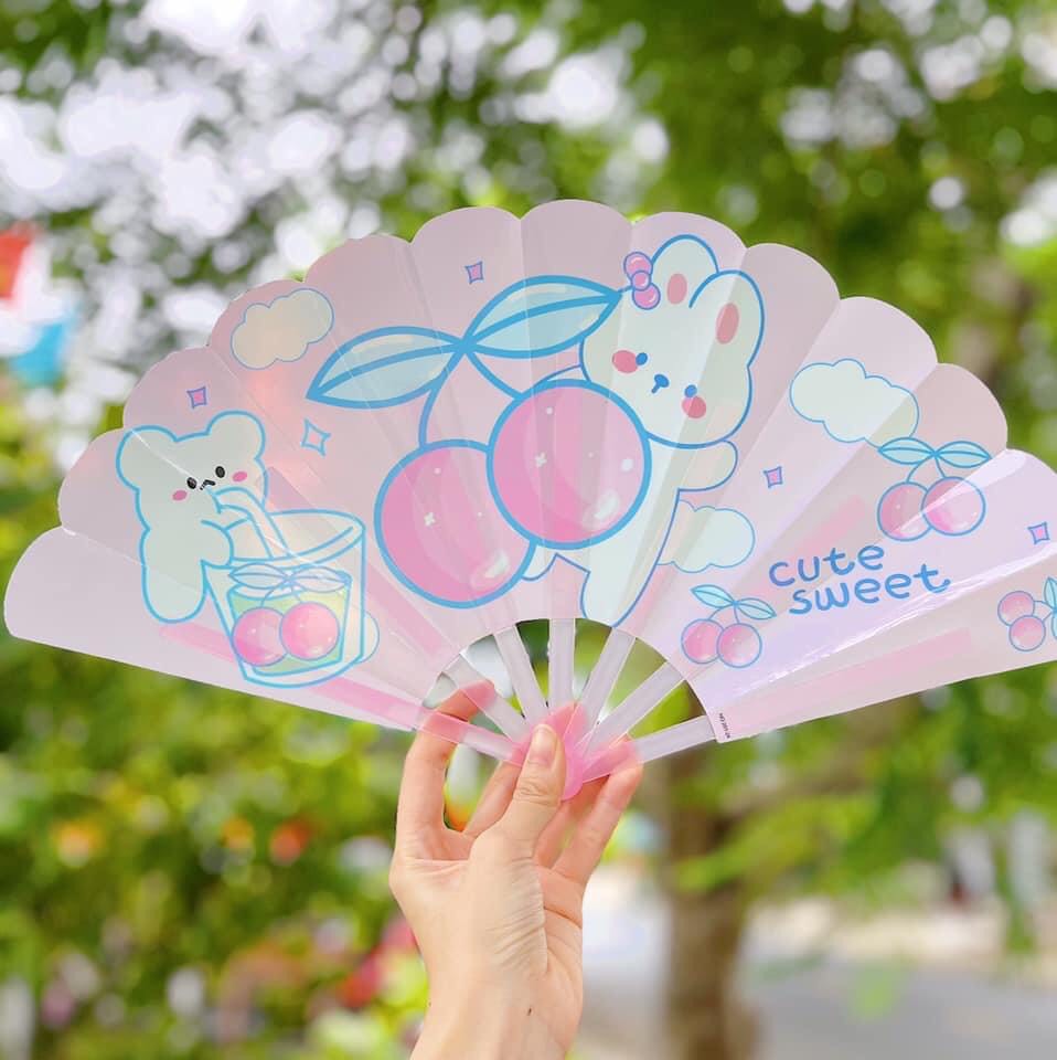 Quạt xếp học sinh dễ thương