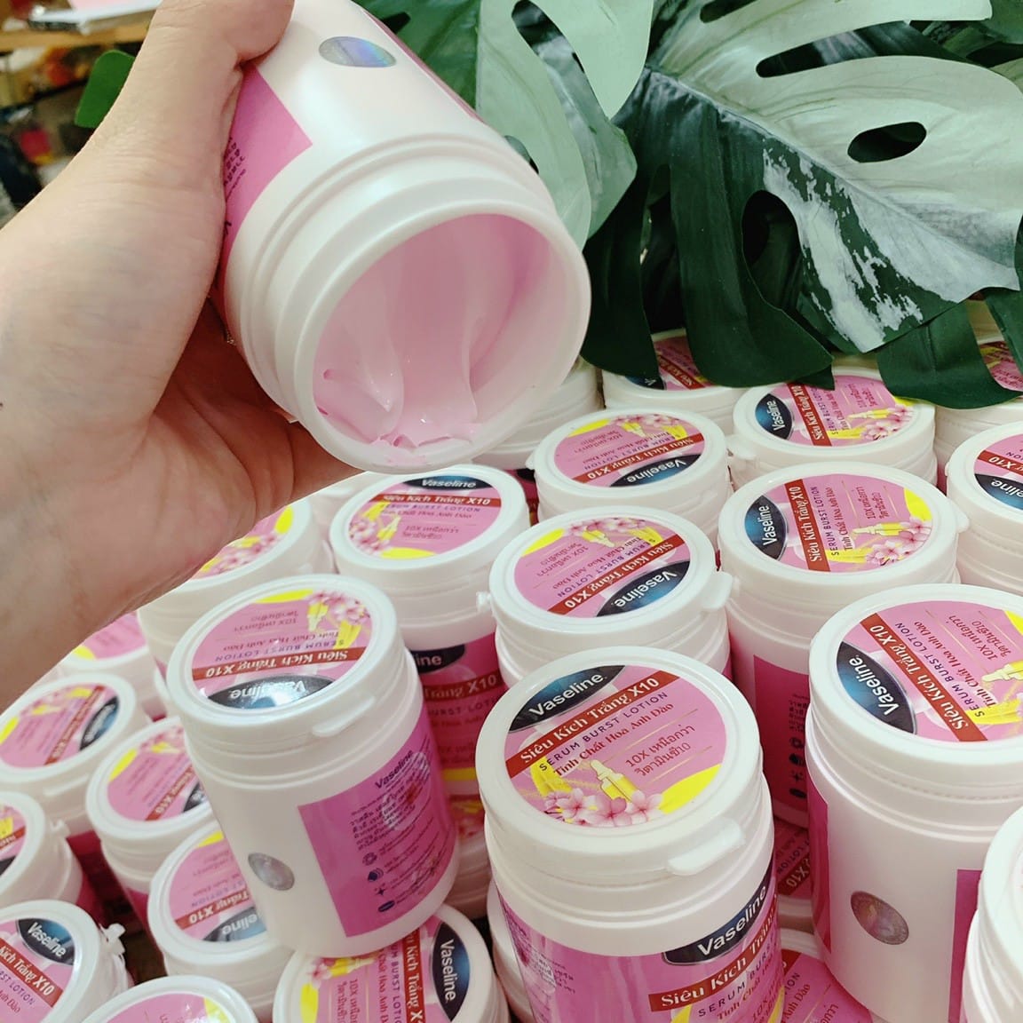 Kích Trắng Vaseline X10 Hủ 200g-Kích trắng vaselin dưỡng ẩm mềm mịn da ngày và đêm